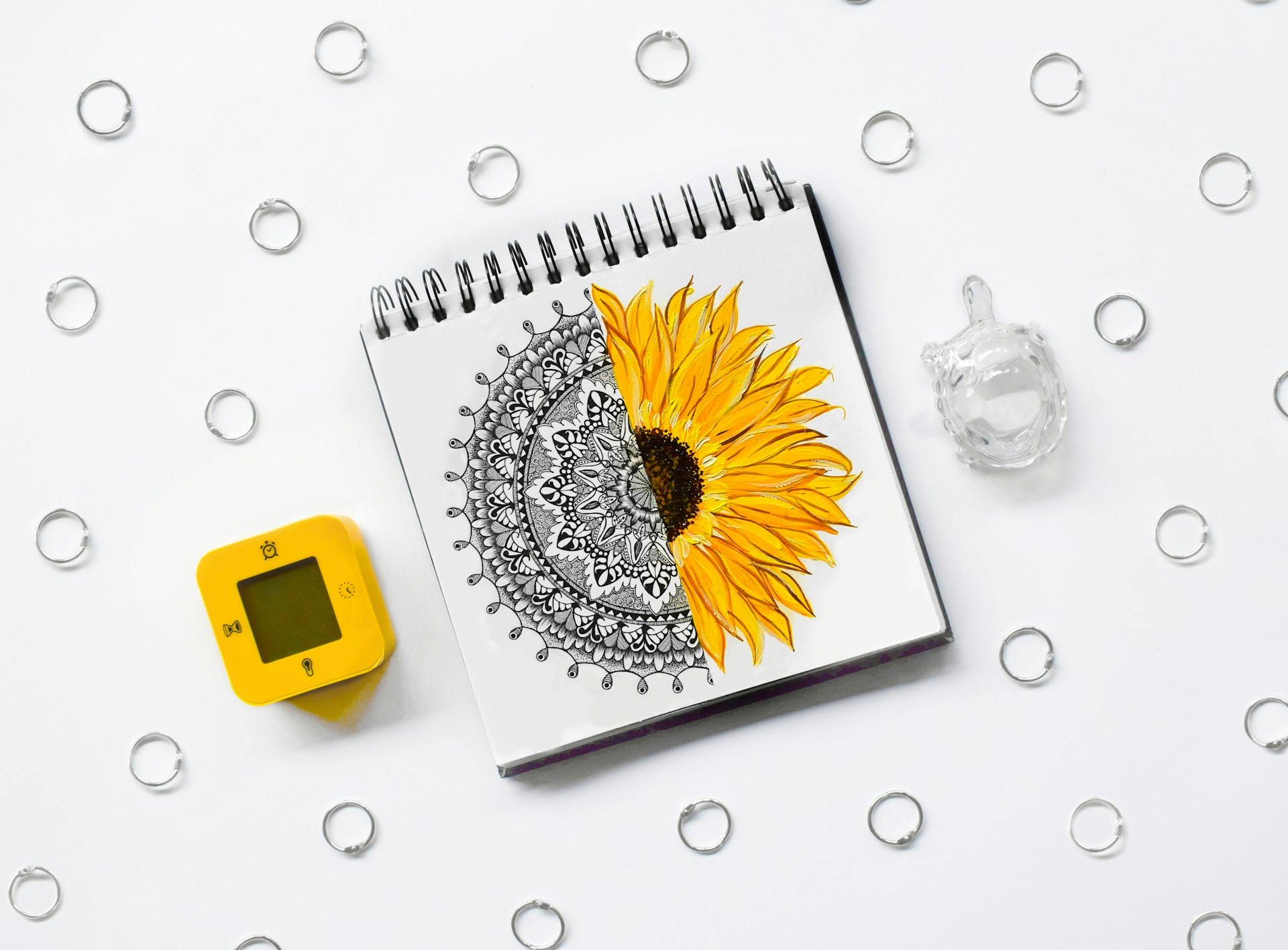 Zentagle Art-white-and-yellow-daisy-flower-on-white-spiral-notebook